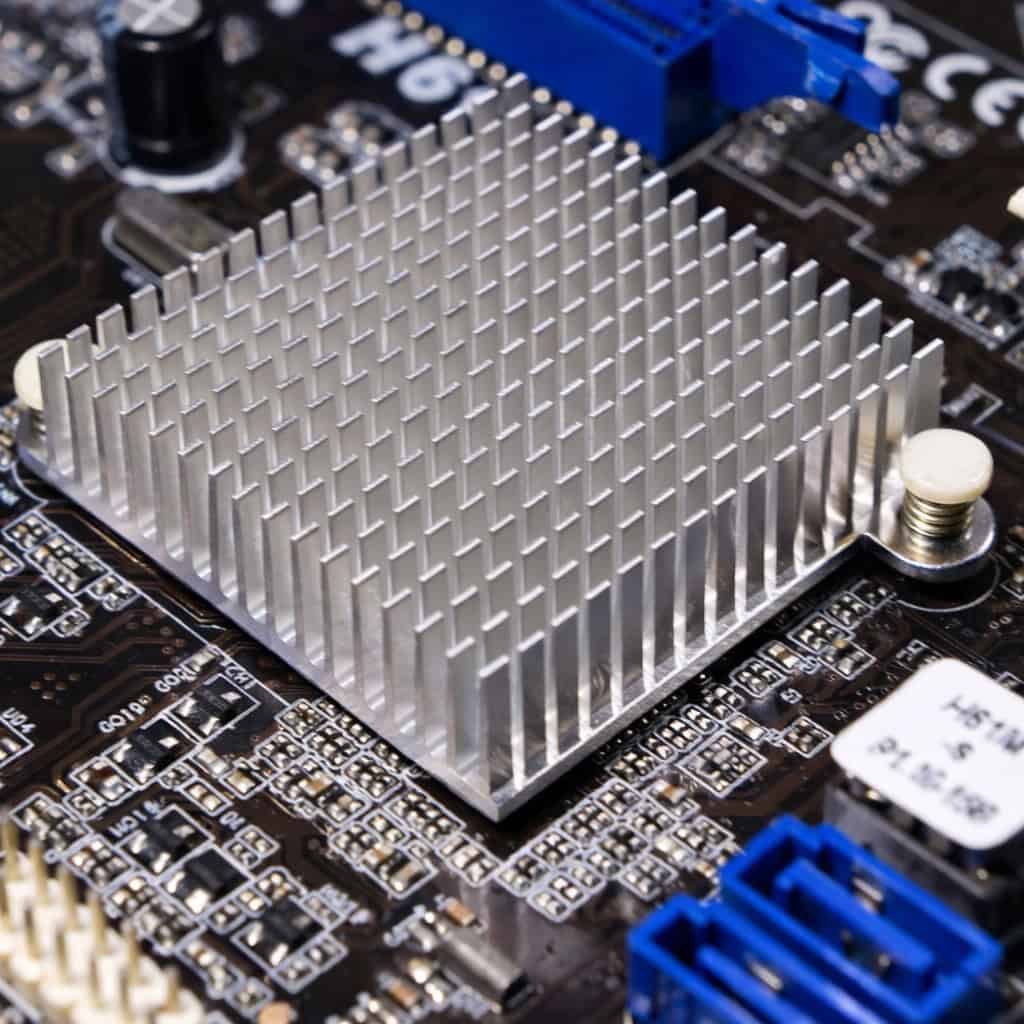 CNC加工鋁合金散熱器，應用於電子設備散熱與熱管理