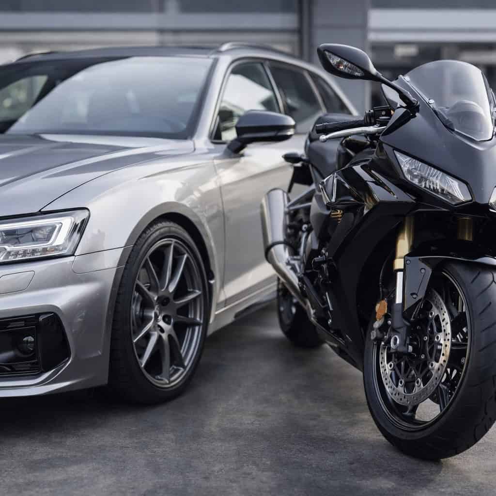 CNC銑床加工汽機車精密零件，應用於引擎與機構部件